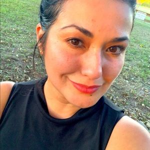 Meet your Posher, Claudia